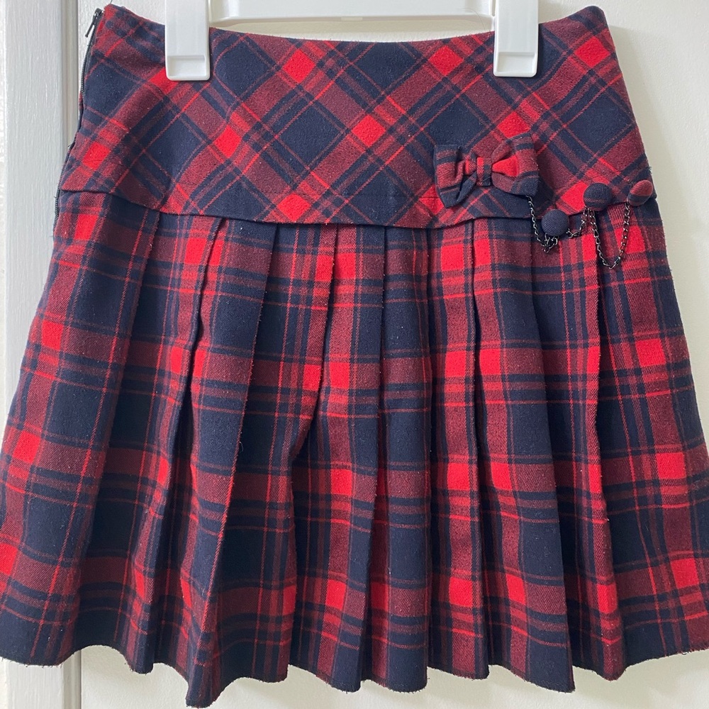 chouyatou red and black pleated skirt with side zipper